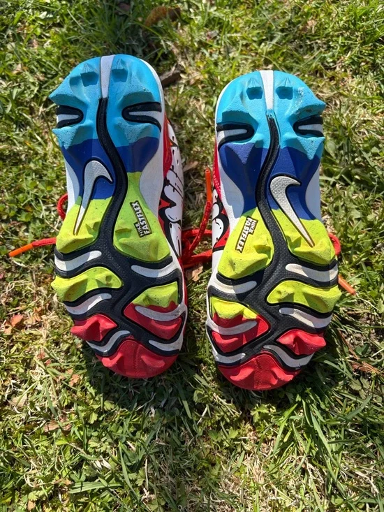 Nike Kids Red and Orange Soccer Cleats - Picture 3 of 4